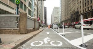 Philly to post ‘No Stopping’ signs along bike lanes with new funding from Pa.’s red light camera revenue