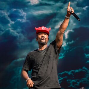 Ray J Performs Concert While Blood Seems to Run From Eyes