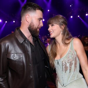 Taylor Swift, Travis Kelce’s Sweet Moment at iHeartRadio Music Awards