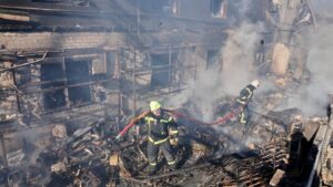 Russian strike on Kyiv region kills 4 and wounds 15 : NPR